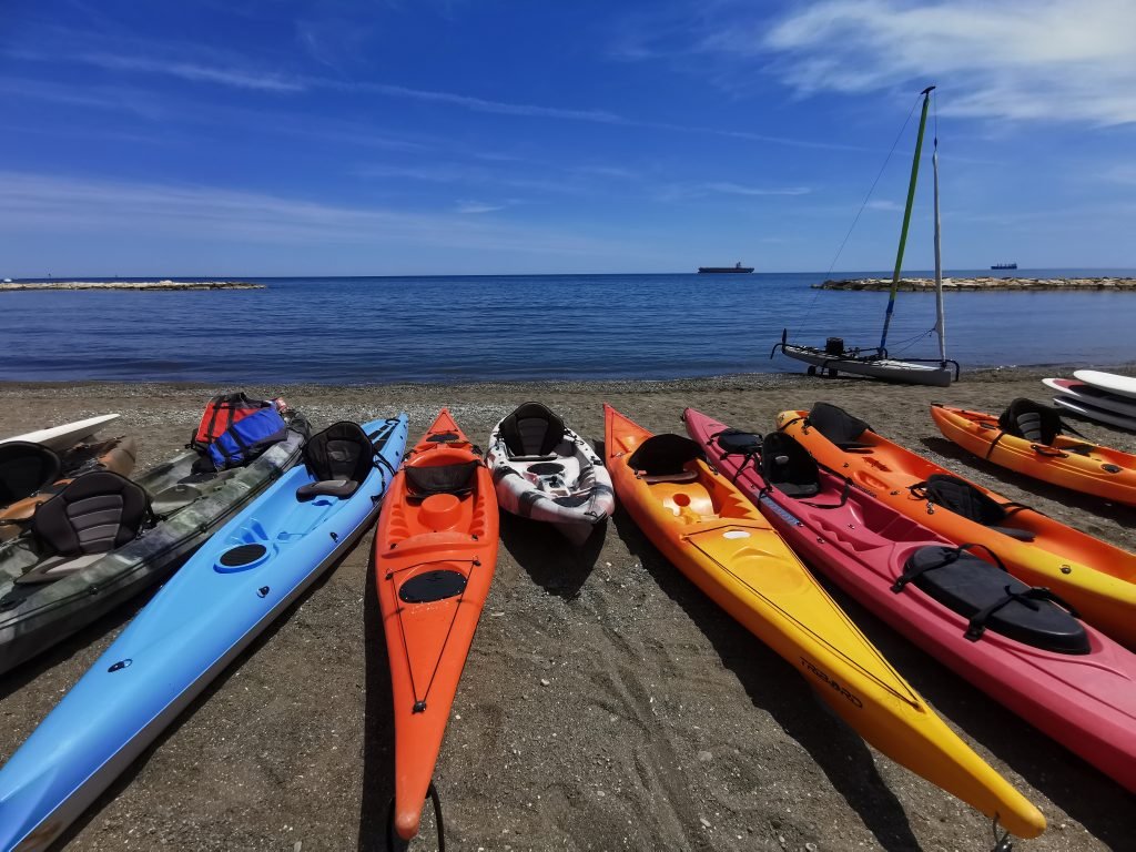 Alquilar un kayak en Málaga de differentes estillos